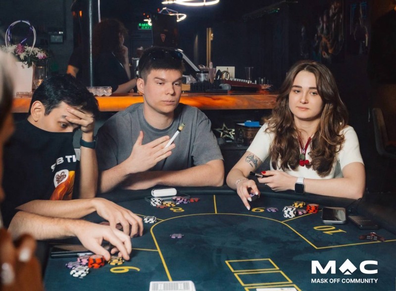 MASK OFF POKER