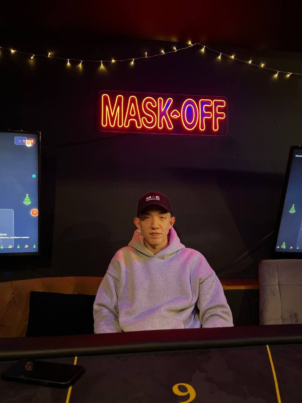 MASK OFF POKER