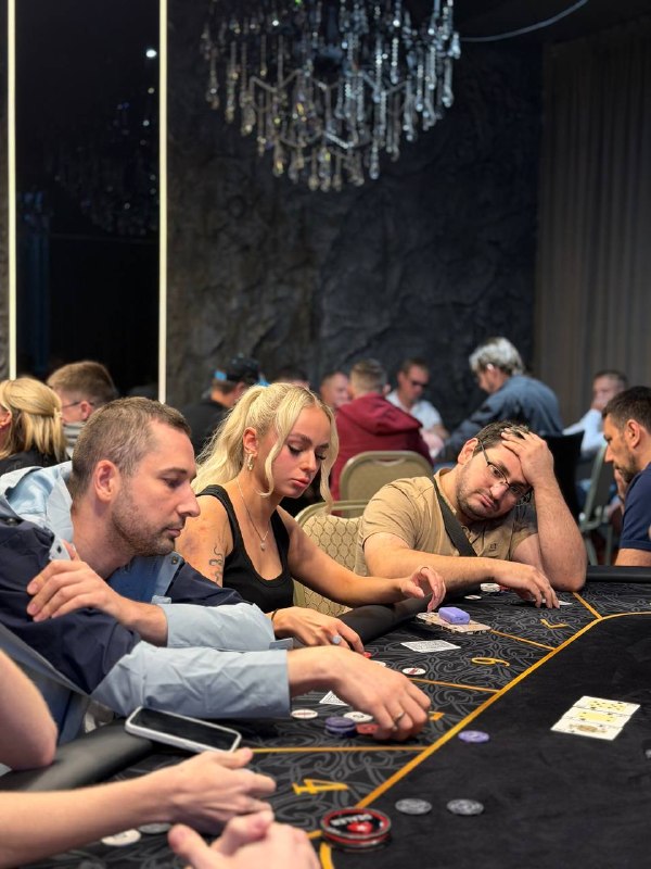 DEEPSTACK + 1 REBUY